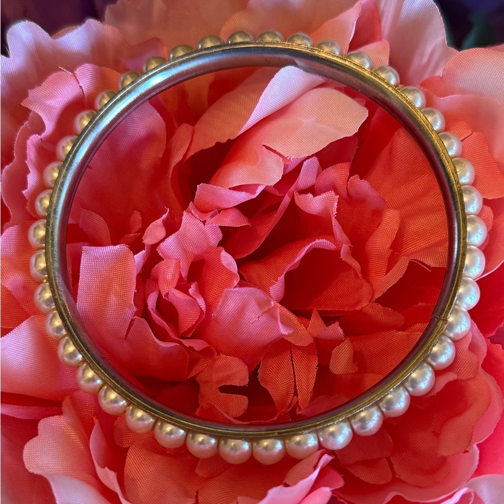 Vintage Silver-tone Pearl Bangle Bracelet